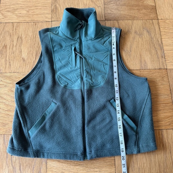 Lululemon 4 Fleece + Ripstop Hiking Vest Forest Green Sleeveless Full Zip - Picture 8 of 8